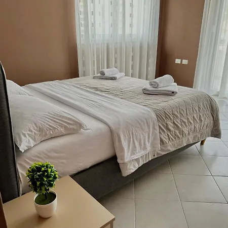 شقة فندقية Family فلورا