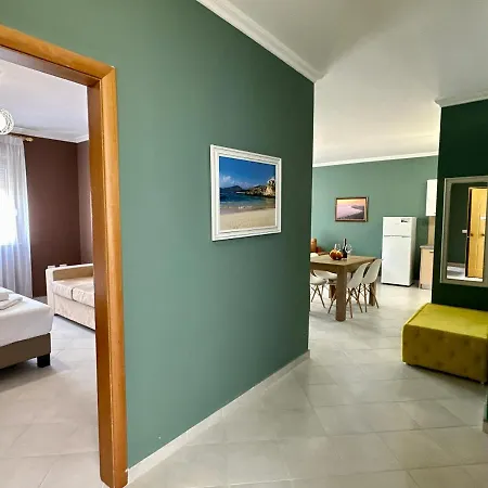 Aparthotel Family 3*